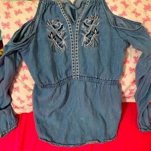 Violet Heart, XS, Light Wash Jean, Off The Shoulder Blouse